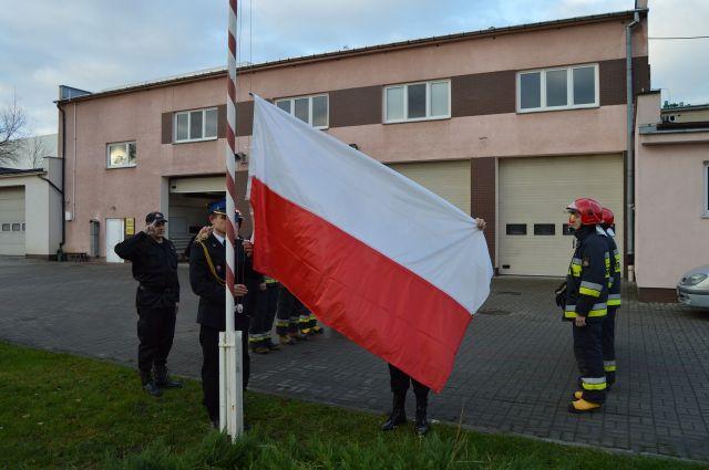 Uroczyste podniesienie flagi państwowej z okazji obchodów Narodowego Święta Niepodległości